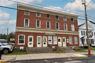 Building Photo - 25 College St