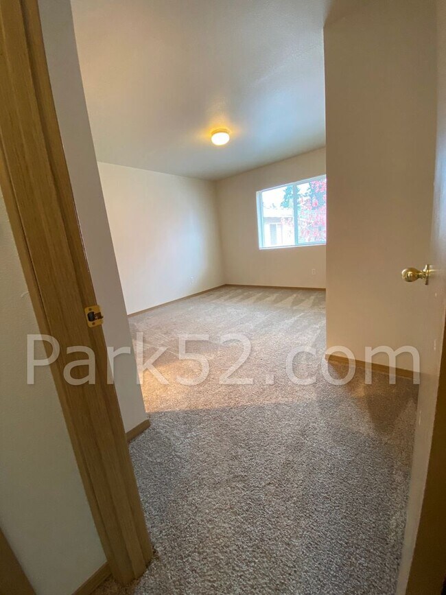 Building Photo - $300 Off First Full Month!  2 Bedroom 2 Bathroom - Upper Level Condo - Bonney Lake - #L3