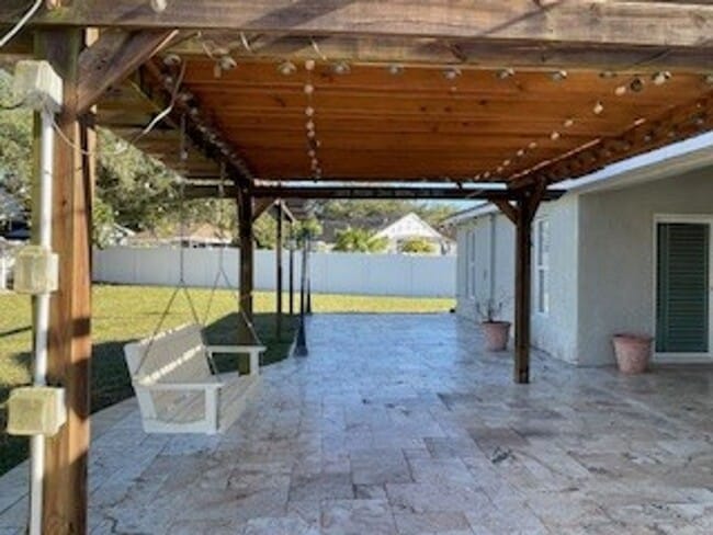 Building Photo - Carrollwood area , Andover Community , 3 Bedroom 2 Bath with beautiful Outdoor Living space. For ...