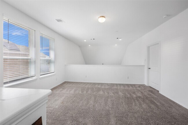 Building Photo - 29897 Dovetail Blf Ln