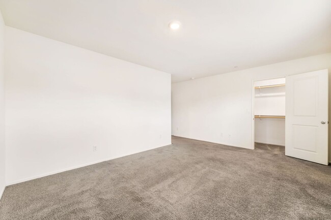 Building Photo - 3717 Celesta Vis St