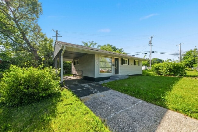 Building Photo - 10700 Spring Garden Dr