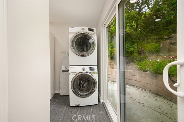 Building Photo - 967 Oriole Dr