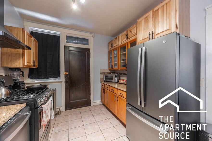 Building Photo - 1432 W Jonquil Terrace