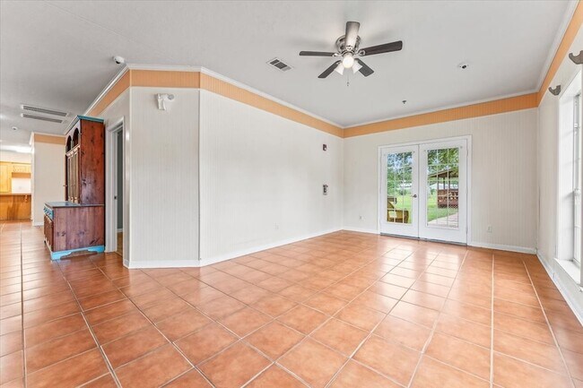 Building Photo - 10 Lowery Ln