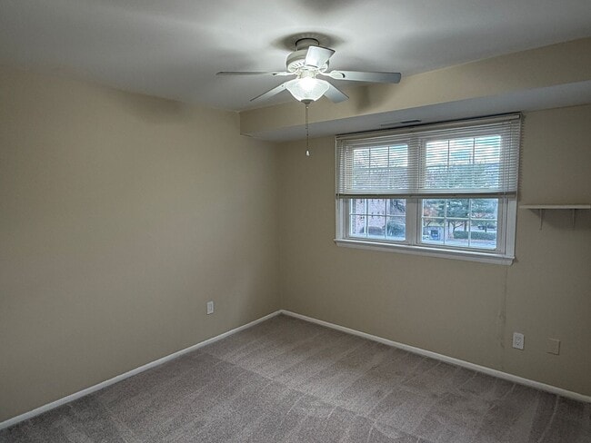 Building Photo - Third-Floor 2BR/1.5BA Condo Near I-695
