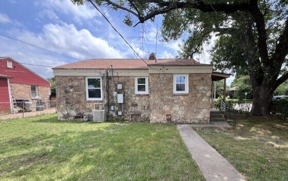 Building Photo - 3045 Pioneer Ave