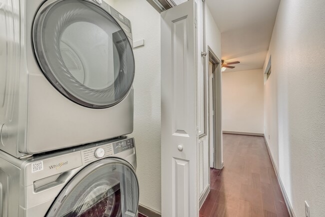 Building Photo - 3502 Longwood Dr