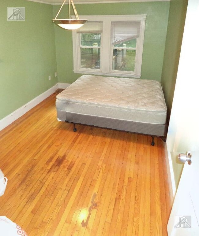 Building Photo - 6 bedroom in Newton MA 02467