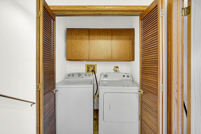 Building Photo - 1017 Arbor Ct