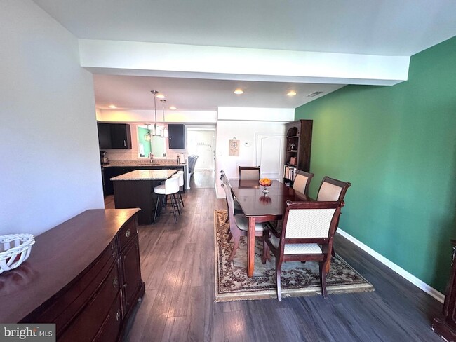 Building Photo - 576 Thumper Dr