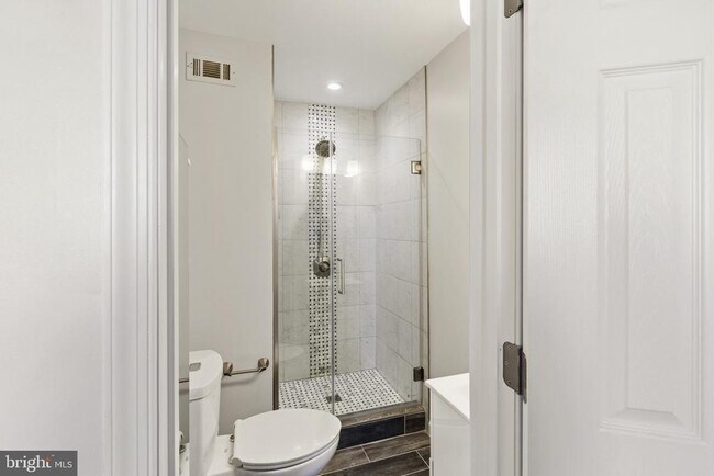 Building Photo - 5105 New Hampshire Ave NW