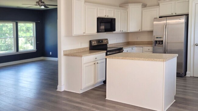 Building Photo - 255 Little Oak Island Dr