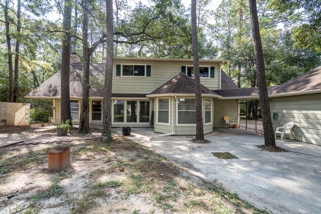 Building Photo - 8330 Silver Shadows Ln