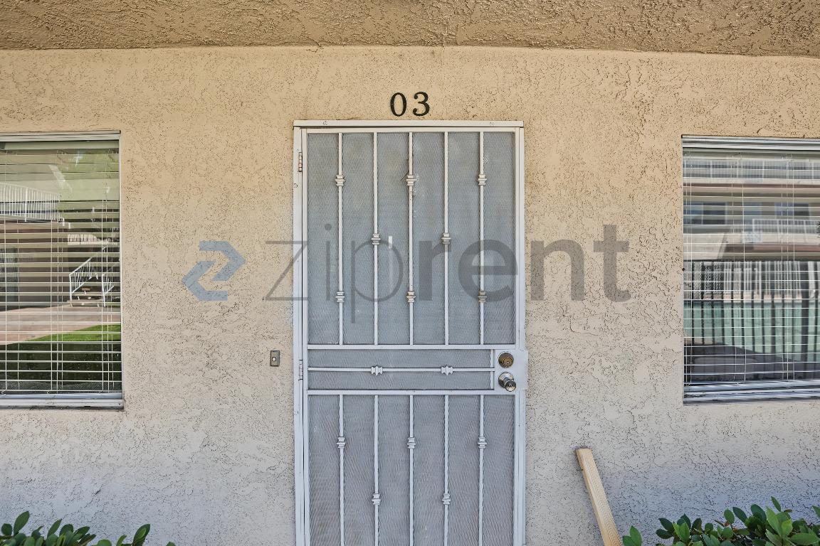 Building Photo - Unit 3