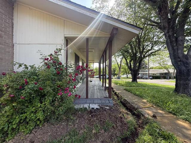 Building Photo - 8395 Sunrise Dr