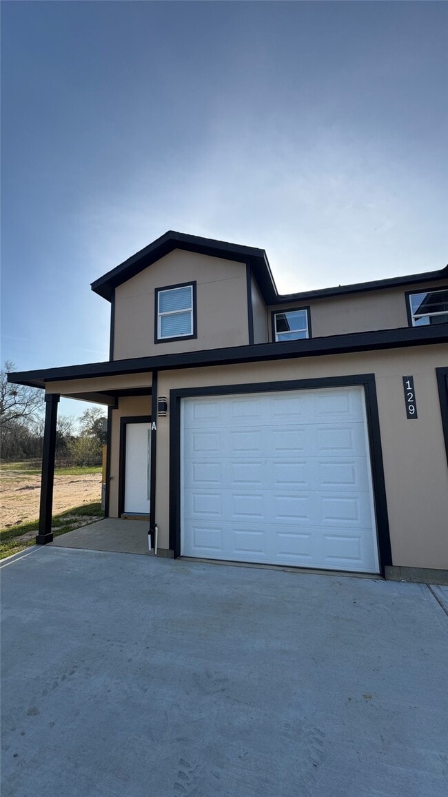 Building Photo - 121 S 10th St