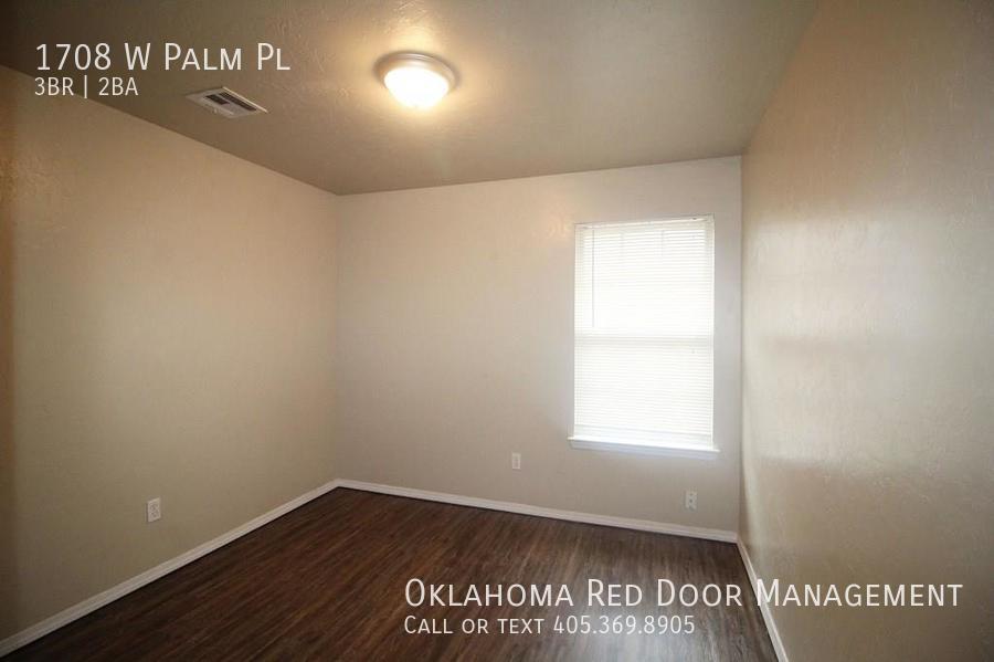 Building Photo - 1708 W Palm Pl