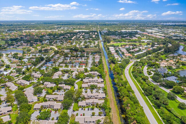Building Photo - 108 Sherwood Cir