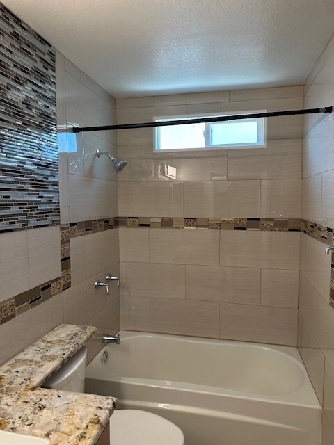 Building Photo - Tracy 4 Bedroom 2 Bathroom Home with a pool