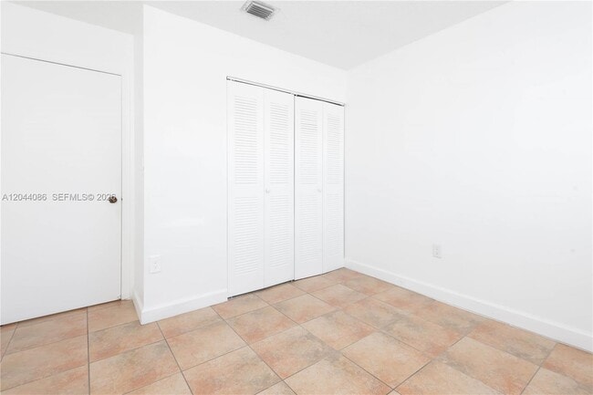 Building Photo - 9044 SW 148th Ct