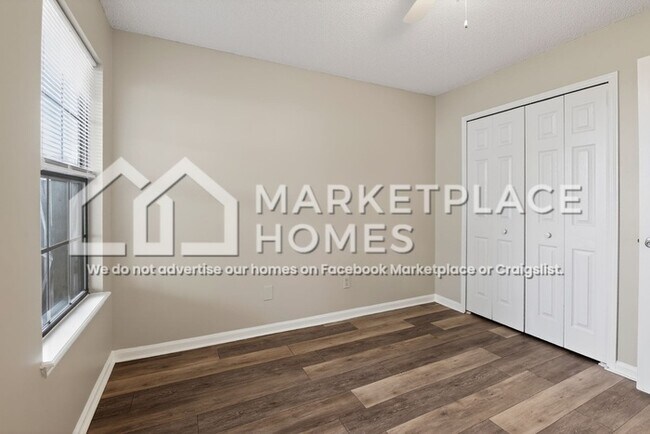 Building Photo - 1280 Independence Dr