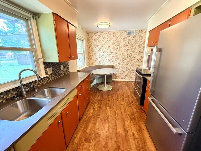 Building Photo - Beautiful Corner-Lot 3BD 1BA Home in Belle Isle Area!!