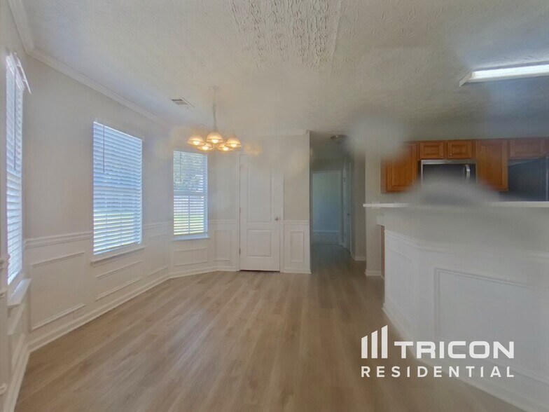 Building Photo - 1005 Ulster Ct