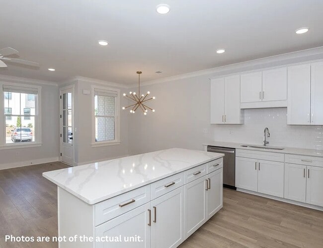 Building Photo - 2013 Rosemary St