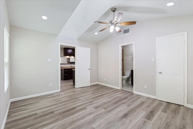 Building Photo - 13300 Cowdray Park