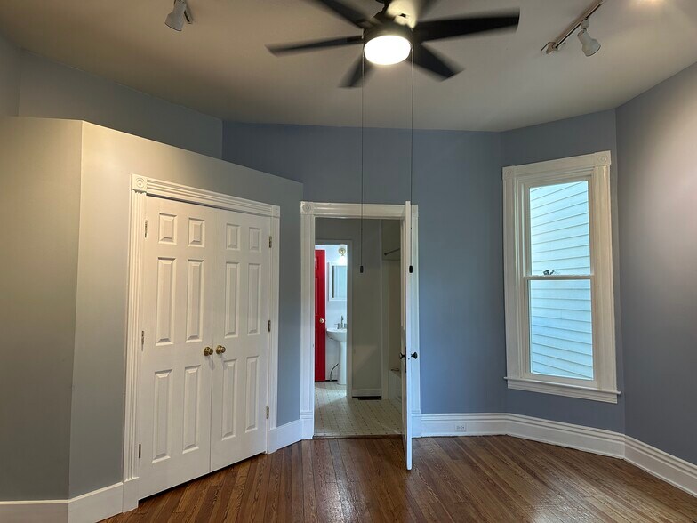 Building Photo - 2608 Frankfort Ave