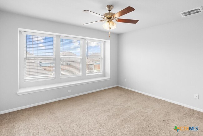 Building Photo - 105 Switchgrass St