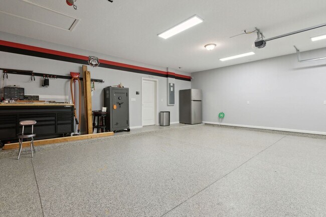 Building Photo - Spacious 5-Bedroom Home with Office, Den & Included Electric!