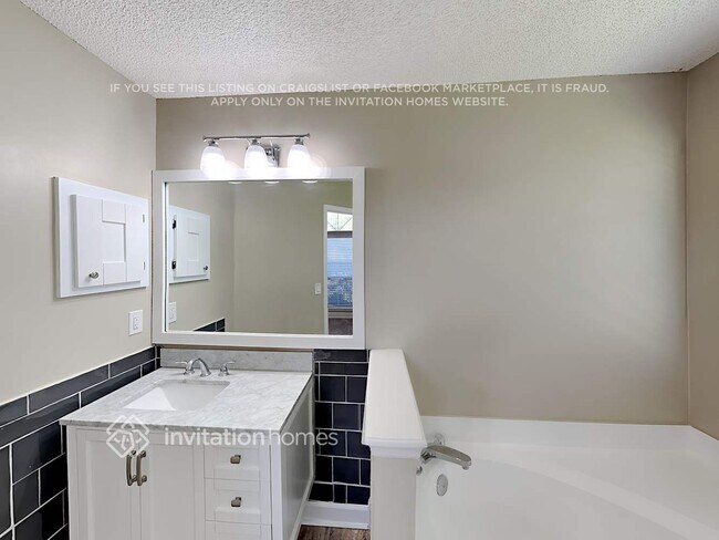 Building Photo - 1250 Pirates Cove Ln