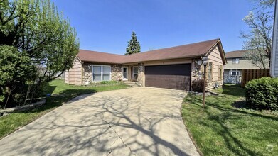 Building Photo - 5 Oakmont Ct