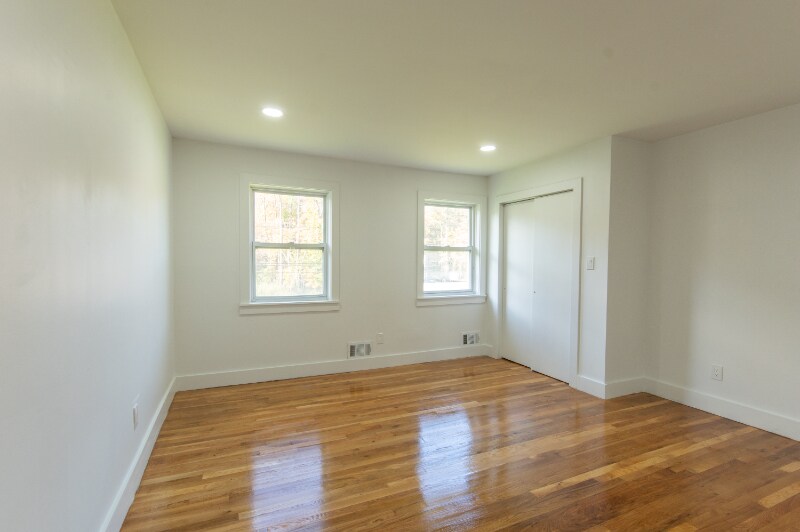 Building Photo - 505 Adams Ln