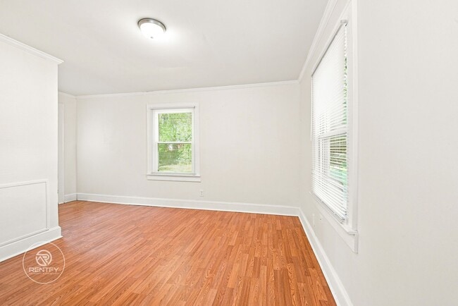 Building Photo - 203 N Broome St