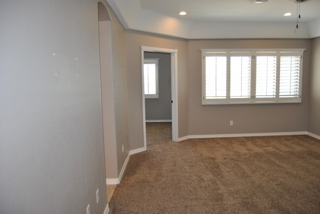 Building Photo - 14508 Ciambriello Ave