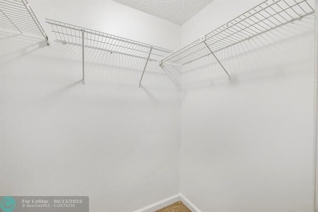 Building Photo - 1325 S Flagler Ave