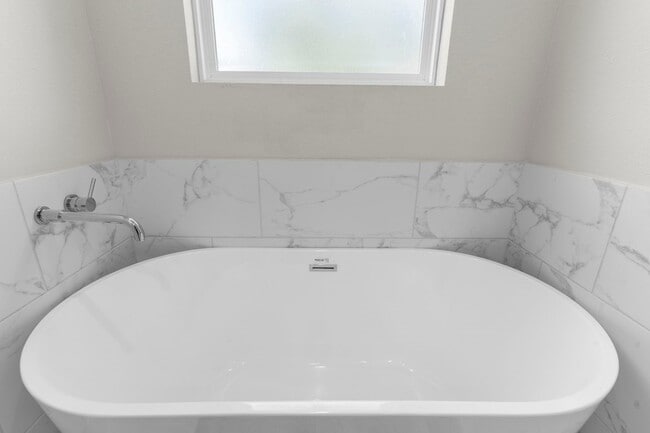 Building Photo - 851 Prosper St