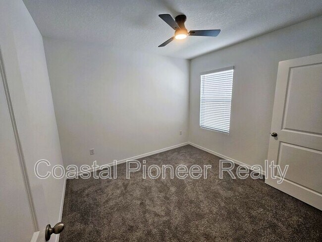 Building Photo - 32476 Weathered Oak Dr