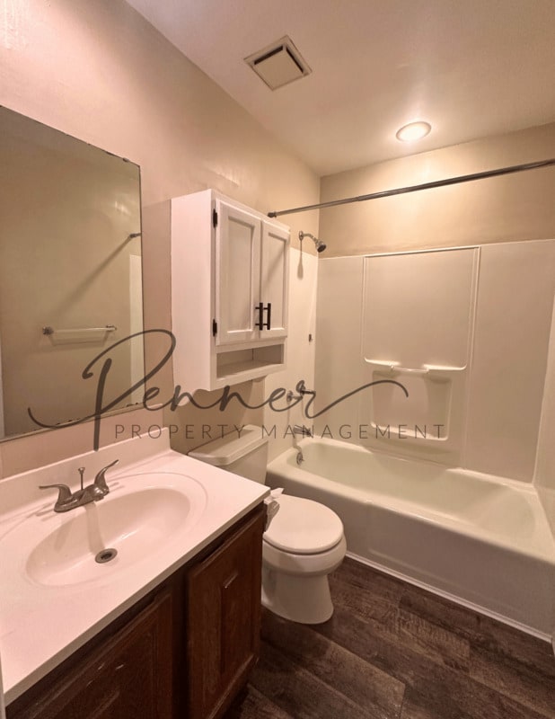 Building Photo - 2412 SW Jackson St