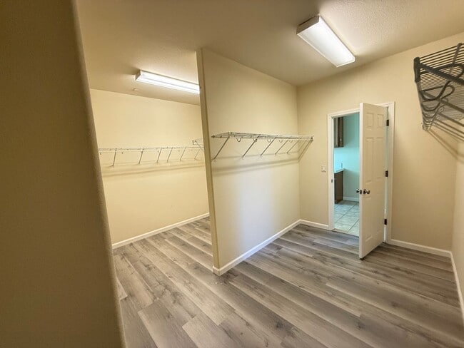 Building Photo - 1456 Eaglesfield Ln