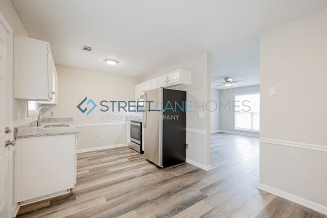 Building Photo - NOW OFFERING $250 OFF FIRST FULL MONTH IF ...