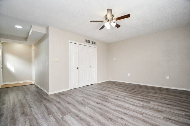 Building Photo - 1606 Harris Ave