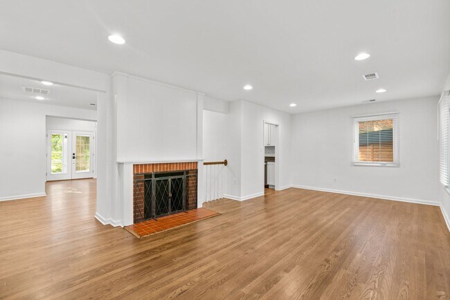Building Photo - 3BR/4BA - Silver Spring Rambler on Quiet Cul-de-Sac Near Sligo Creek Park