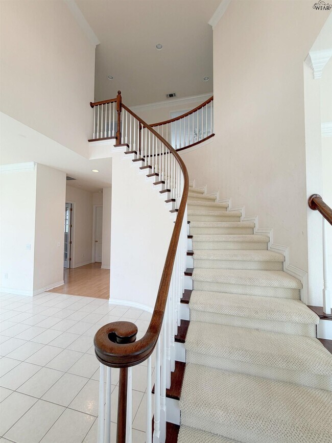 Building Photo - 4506 Hollow Ridge Dr