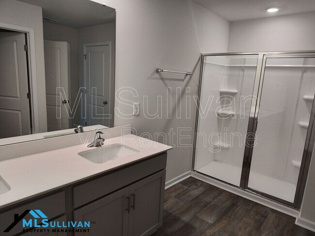 Building Photo - 2932 Egert Dr