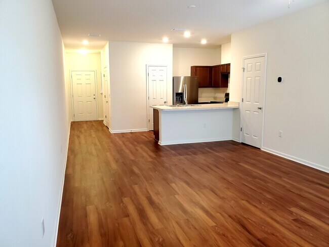 Building Photo - 6085 Greenland Rd