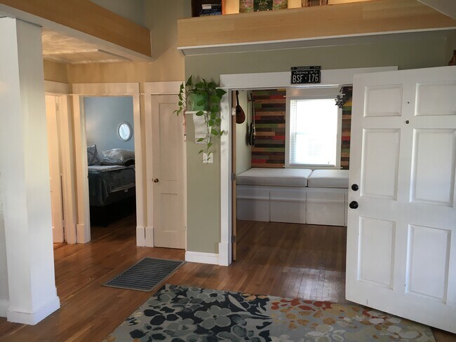 Building Photo - 912 Altavista Avenue